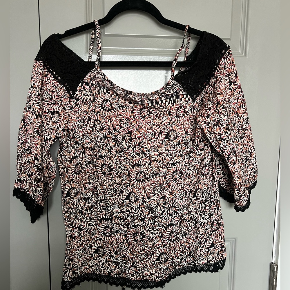 Black and Pink Cold-Shoulder Top with Floral Print and black lace trim Size Smal